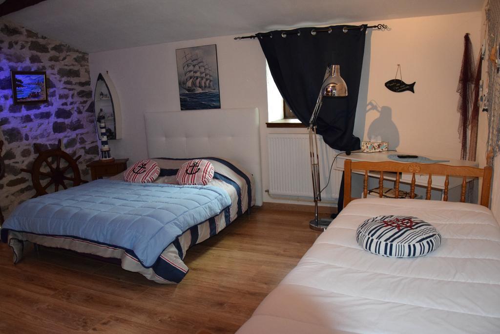 Chateau Des Aiguilles Saint-Remy-de-Chargnat Room photo