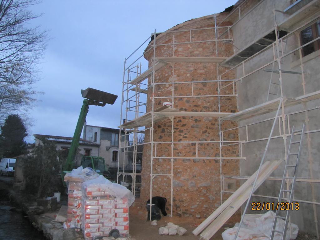 Chateau Des Aiguilles Saint-Remy-de-Chargnat Exterior photo