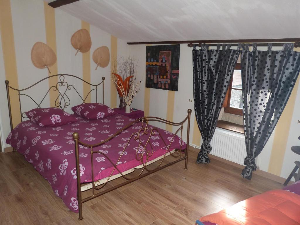 Chateau Des Aiguilles Saint-Remy-de-Chargnat Room photo