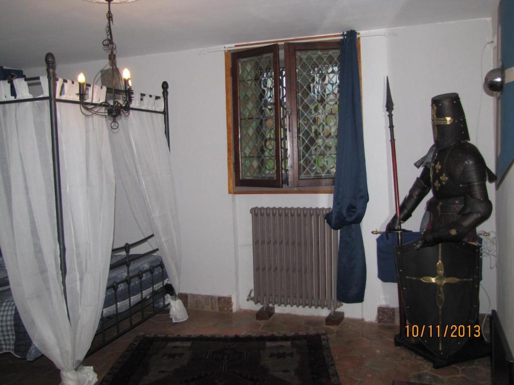 Chateau Des Aiguilles Saint-Remy-de-Chargnat Room photo